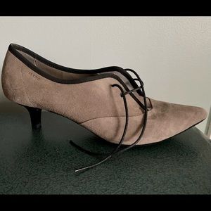 Elegant quality shoes to enjoy your everyday life.